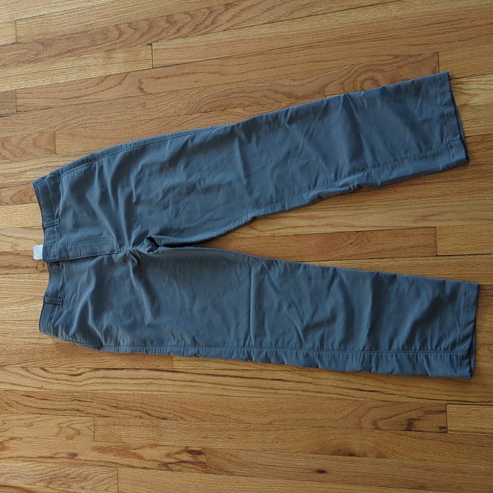 Under Armour YXL gray pants
